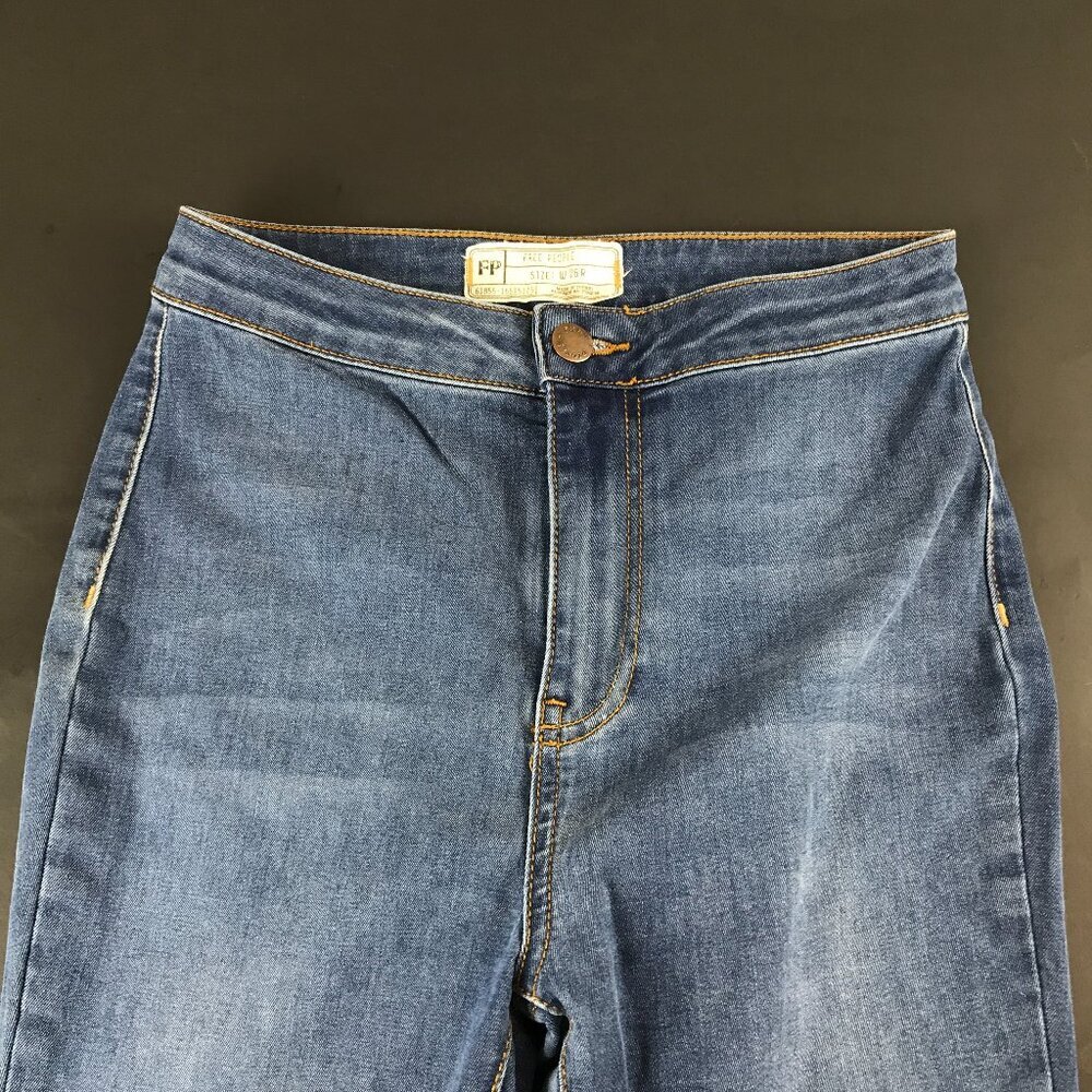 Women's Free People Highrise, flare leg, Stretch denim Jeans Size 26R